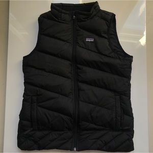 Patagonia girls sz 14 (XL) black down vest
